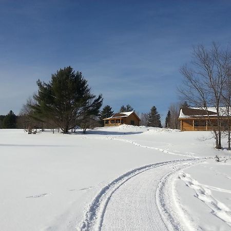 Hotel Muddy Moose à Morrisville Extérieur photo
